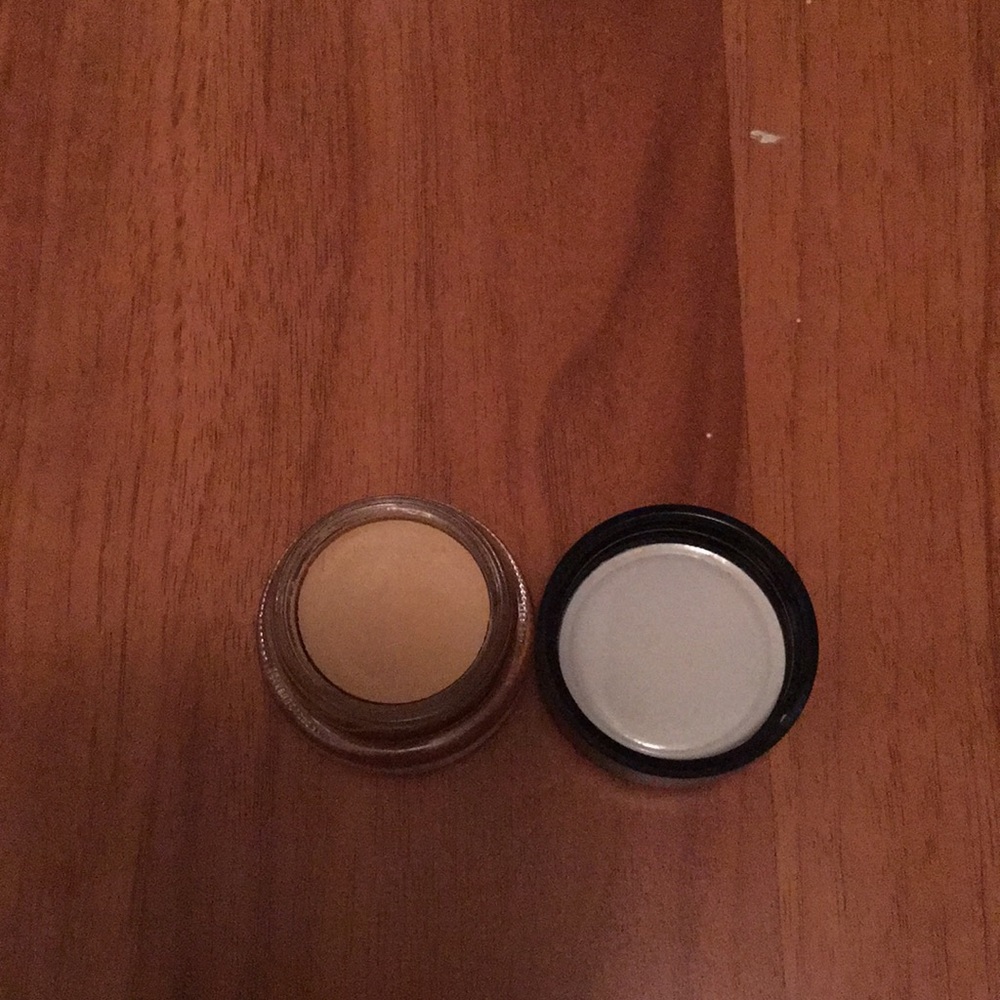 Mac soft ochre paint pot